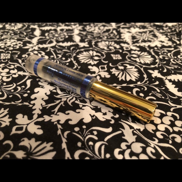 Clear Gloss - Picture 2 of 3